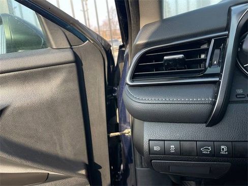 Used 2021 Toyota Camry SE image 17