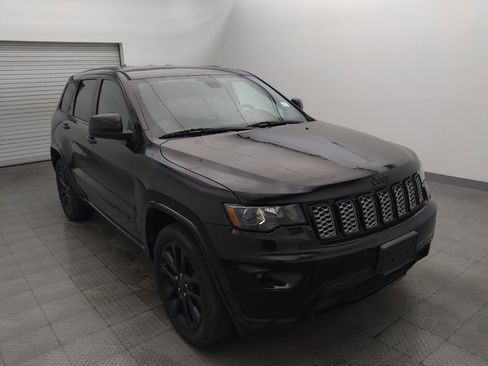 Used 2019 Jeep Grand Cherokee Altitude RWD image 13
