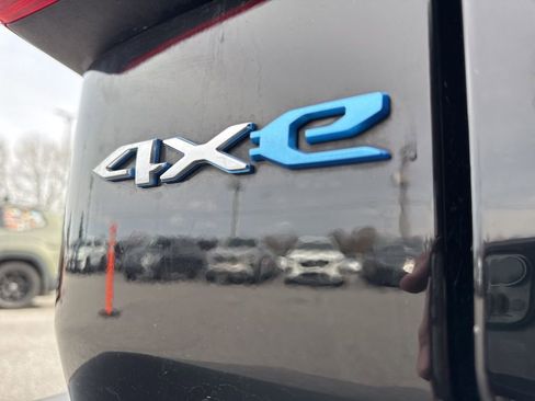 Used 2023 Jeep Wrangler Unlimited Sahara w/ Cold Weather Group image 11