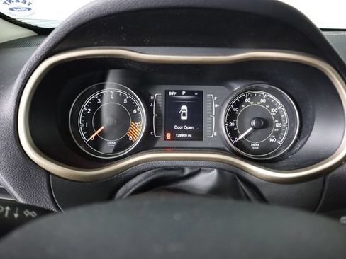 Used 2014 Jeep Cherokee Latitude w/ Cold Weather Group AWD/4WD image 35