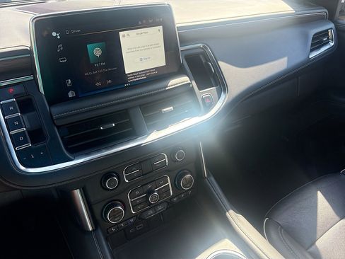 Used 2023 Chevrolet Suburban Premier image 30