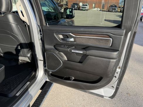 Used 2022 RAM 1500 Laramie AWD/4WD image 19