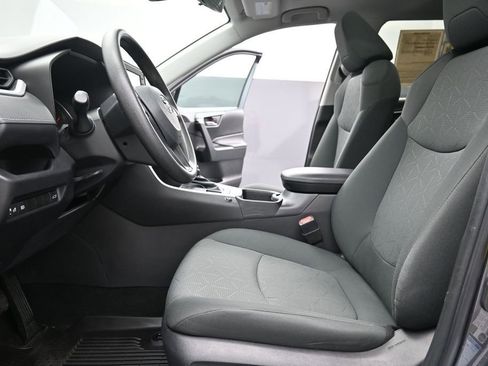 Used 2022 Toyota RAV4 XLE w/ Convenience Package AWD/4WD image 10