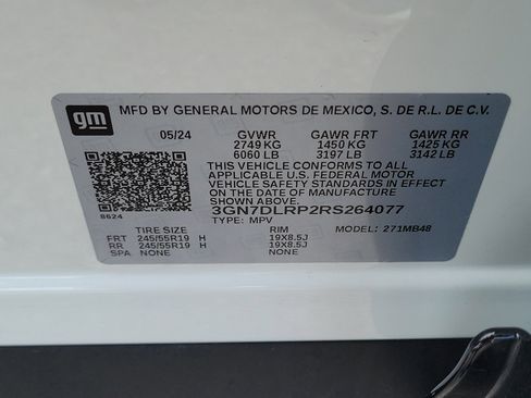 Used 2024 Chevrolet Equinox EV LT FWD image 26