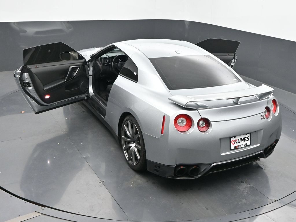 Used 2012 Nissan GT-R Premium AWD/4WD image 64