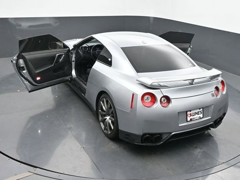Used 2012 Nissan GT-R Premium AWD/4WD image 64