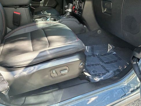 Certified 2025 Jeep Gladiator Rubicon image 32