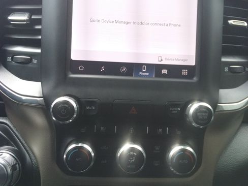 Used 2022 RAM 1500 Laramie AWD/4WD image 28