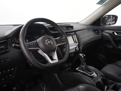 Used 2018 Nissan Rogue SL w/ Premium Package AWD/4WD image 26