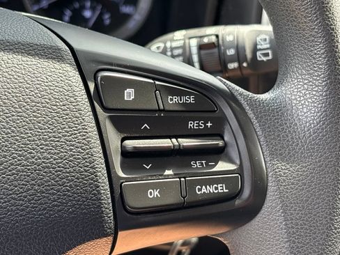 Used 2020 Hyundai Venue SE FWD image 16