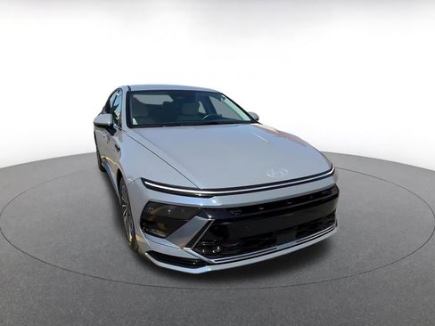 Used 2025 Hyundai Sonata SEL image 3