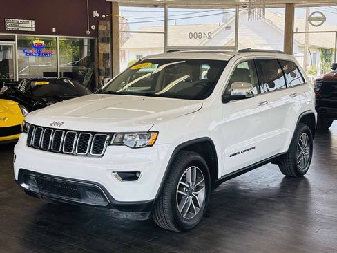 Used 2020 Jeep Grand Cherokee Limited AWD/4WD image 16