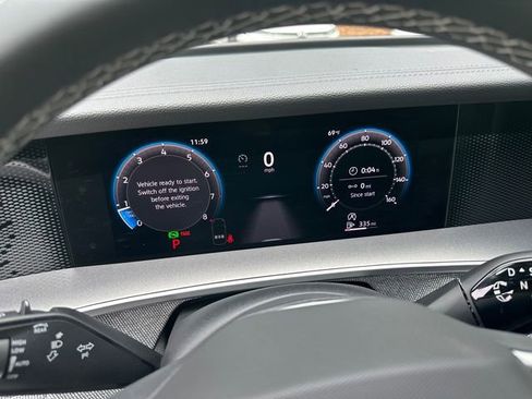 Certified 2025 Volkswagen Tiguan S FWD image 19