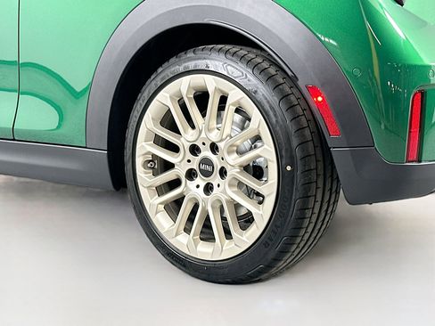 Used 2025 MINI Cooper S FWD image 32