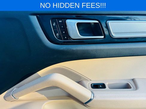 Used 2022 Porsche Cayenne Platinum Edition image 13