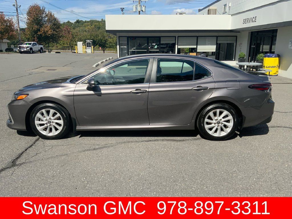 Used 2022 Toyota Camry LE FWD image 35