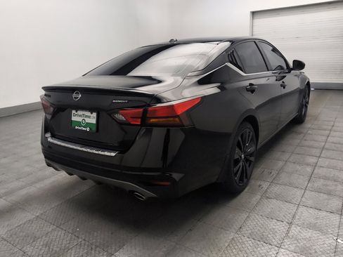Used 2022 Nissan Altima 2.5 SR w/ Midnight Edition Package FWD image 9