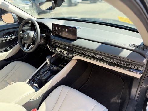 Used 2024 Honda Accord Touring image 23