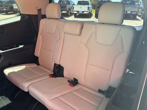 Used 2022 Kia Telluride EX w/ EX Premium Package AWD/4WD image 23