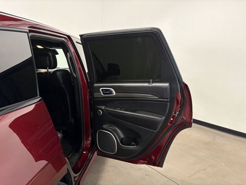 Used 2018 Jeep Grand Cherokee Trackhawk AWD/4WD image 38