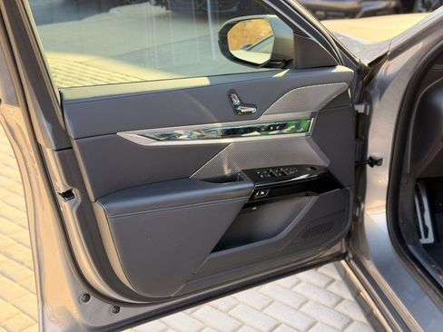 Certified 2023 BMW 760i xDrive image 11