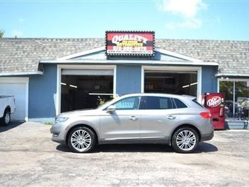 Used 2016 Lincoln MKX Reserve w/ Climate Package AWD/4WD image 1