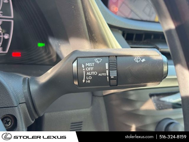 Used 2020 Lexus ES 300h w/ Premium Package FWD image 29
