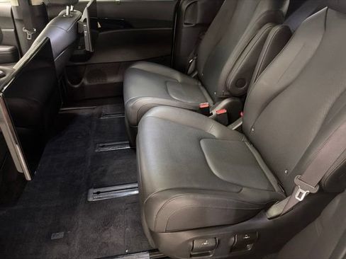 Used 2025 Kia Carnival SX Prestige FWD image 19
