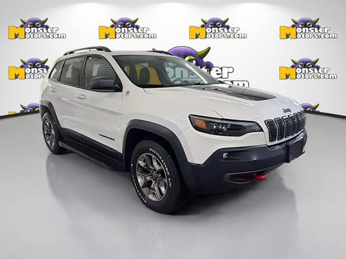 Used 2019 Jeep Cherokee Trailhawk AWD/4WD image 3