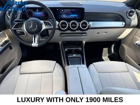 Used 2026 Mercedes-Benz GLB 250 4MATIC image 4
