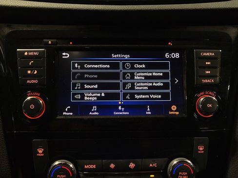 Used 2022 Nissan Rogue Sport SV w/ Technology Package FWD image 25