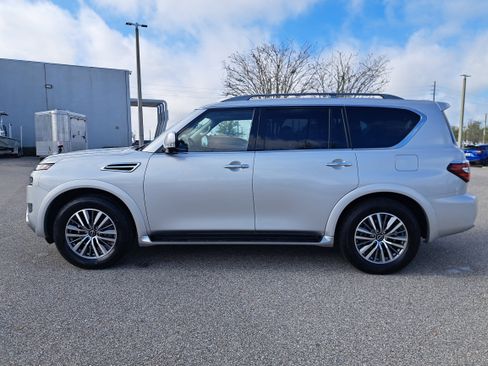 Used 2023 Nissan Armada SL w/ Captain's Chairs Package RWD image 8