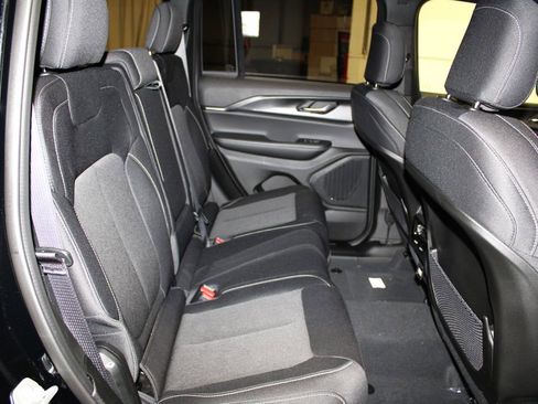 New 2025 Jeep Grand Cherokee Laredo X w/ Luxury Tech Group I image 32