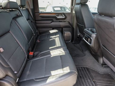 Used 2025 GMC Sierra 3500 Denali w/ Denali Reserve Package AWD/4WD image 18