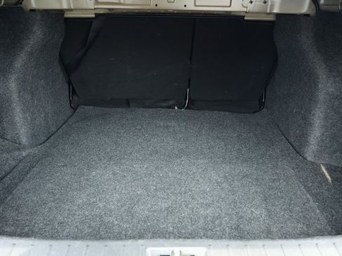 Used 2022 Nissan Versa S FWD image 9