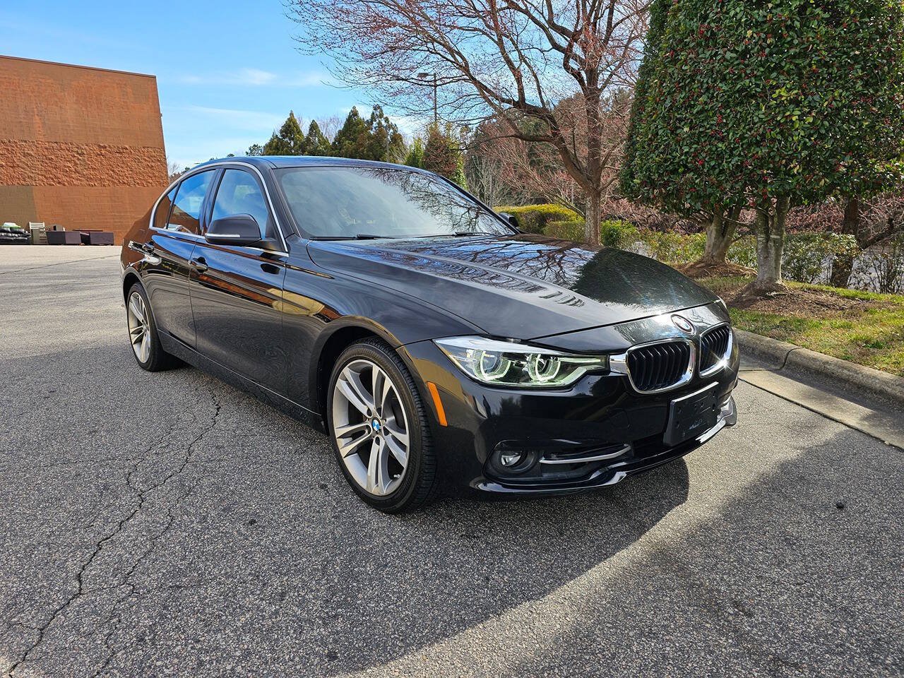 Used 2018 BMW 330i xDrive Sedan AWD/4WD image 7