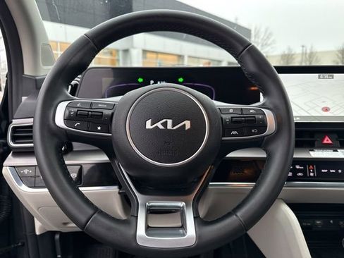 Used 2023 Kia Sportage EX image 17