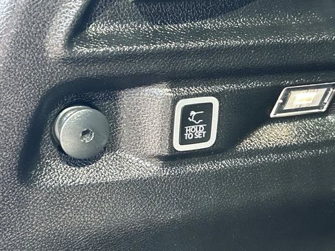 Used 2023 Jeep Grand Cherokee L Limited w/ Black Appearance Package image 14