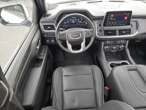 Used 2023 GMC Yukon XL SLT image 36