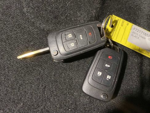 Used 2015 Chevrolet Cruze LT image 20