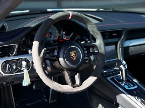 Used 2014 Porsche 911 GT3 image 30