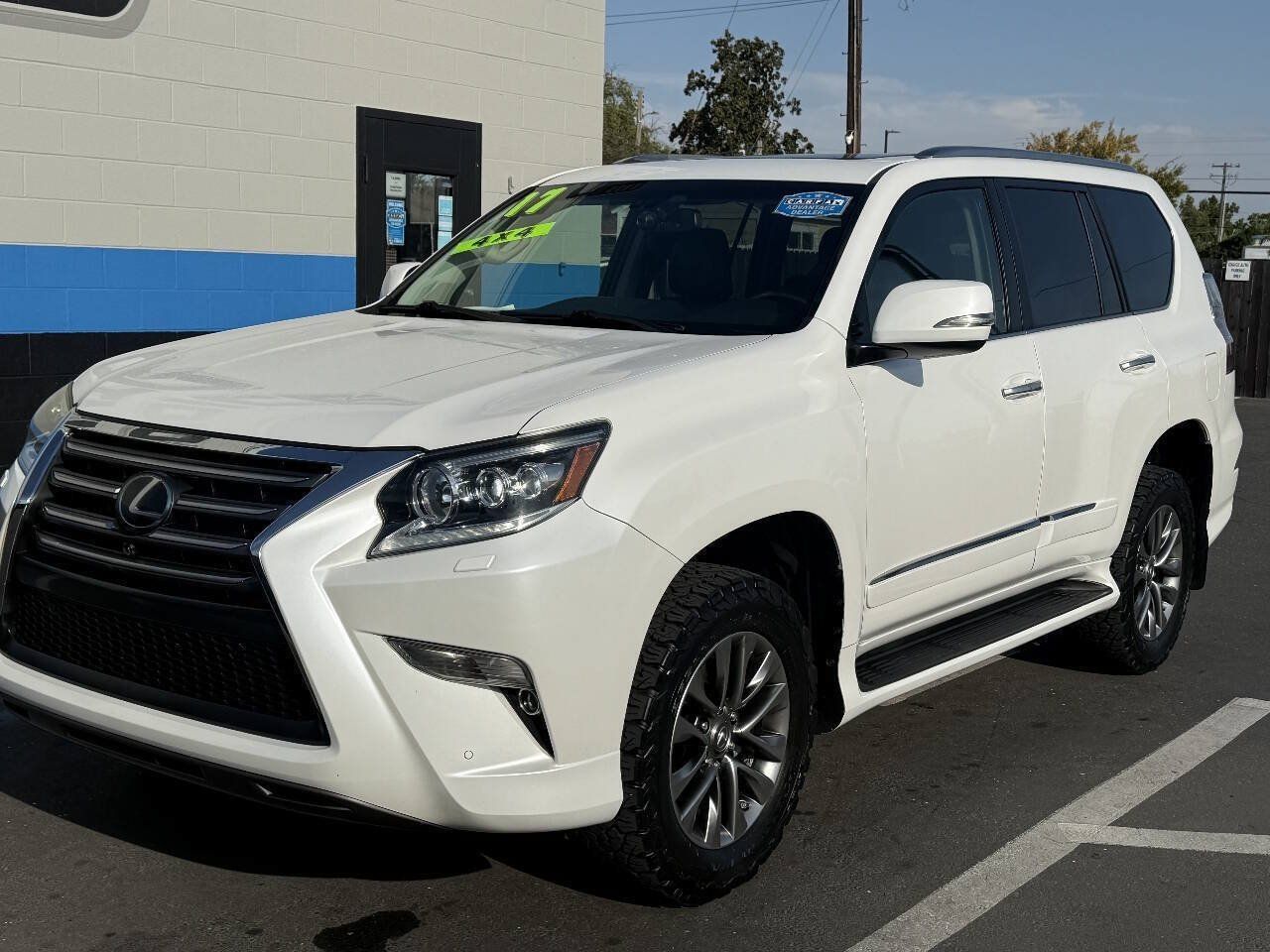 Used 2017 Lexus GX 460 Luxury AWD/4WD image 3
