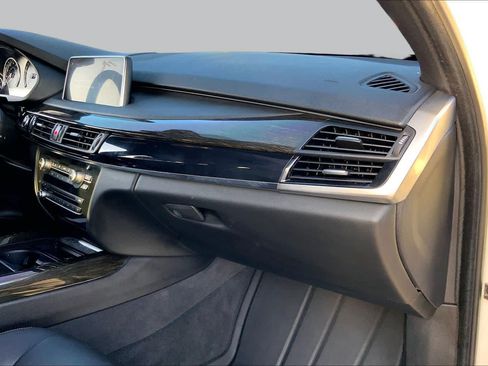 Used 2018 BMW X5 xDrive40e AWD/4WD image 18