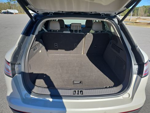 Used 2022 Lincoln Nautilus Reserve image 12