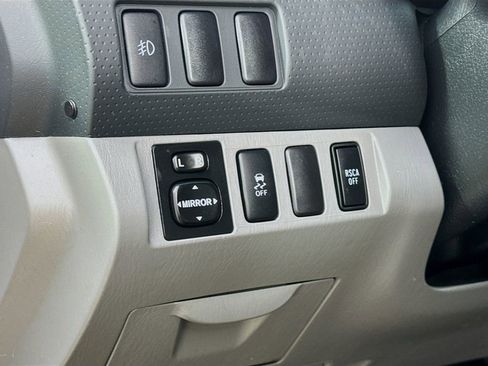 Used 2015 Toyota Tacoma 4x4 Access Cab V6 w/ SR5 Package image 12