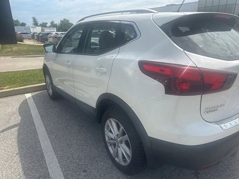 Used 2018 Nissan Rogue Sport SV w/ SV Technology Package AWD/4WD image 15