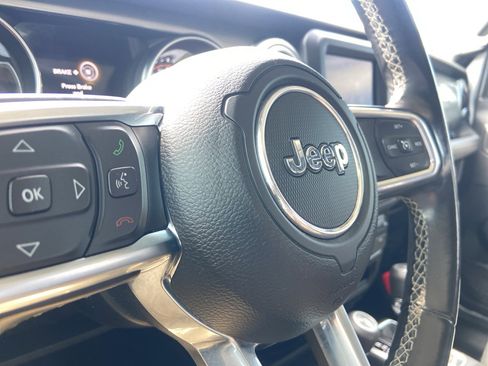 Used 2020 Jeep Wrangler Unlimited Sahara image 17