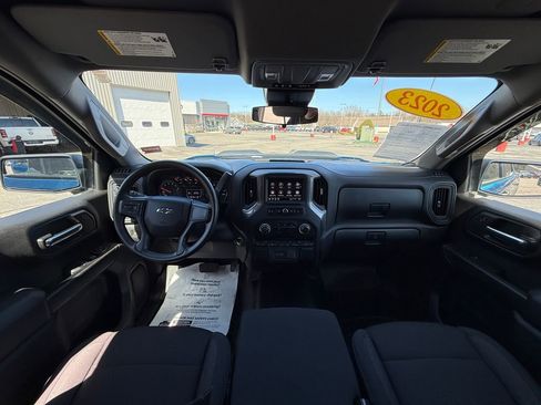 Used 2023 Chevrolet Silverado 1500 Custom Trail Boss AWD/4WD image 11