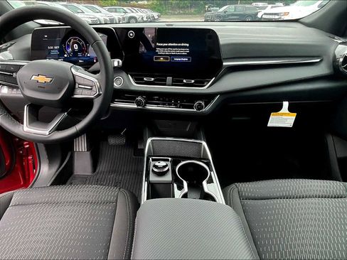 New 2026 Chevrolet Equinox LT image 12