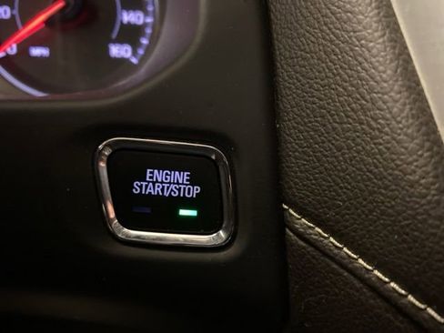 Used 2023 GMC Acadia SLE w/ Driver Convenience Package image 16